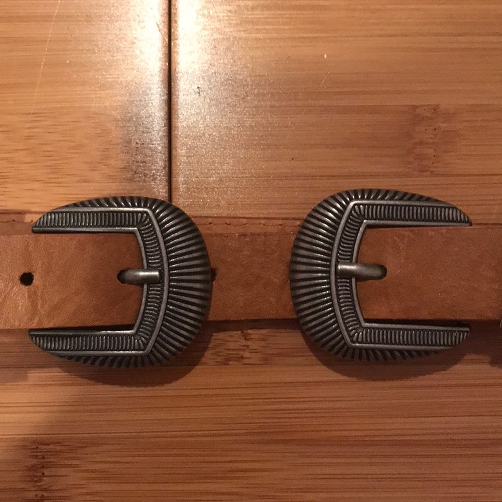 Camel double buckle belt
